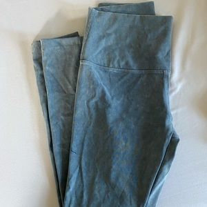 Lululemon legging size 6 inseam 23”